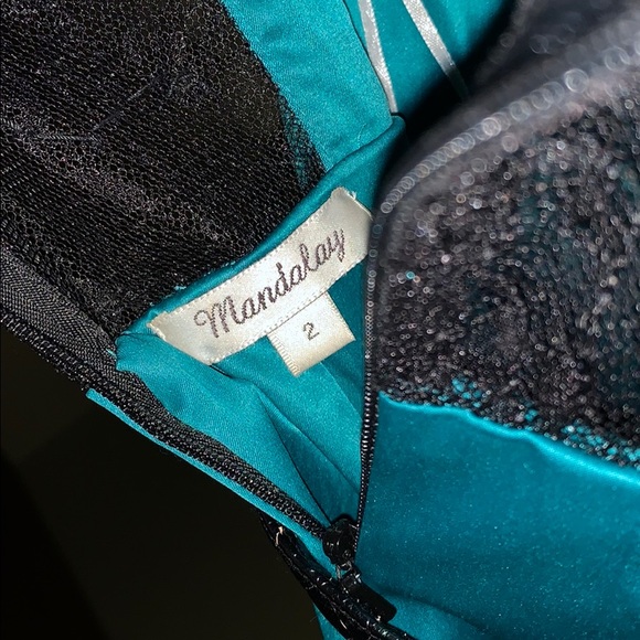 Mandalay emerald dress w/ Lace & detachable belt - Picture 7 of 7